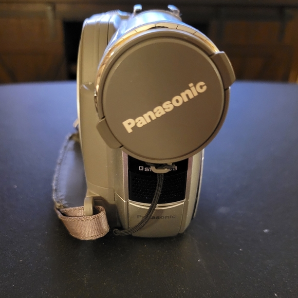 Panasonic Handheld DVD Video Camera - Picture 7 of 8